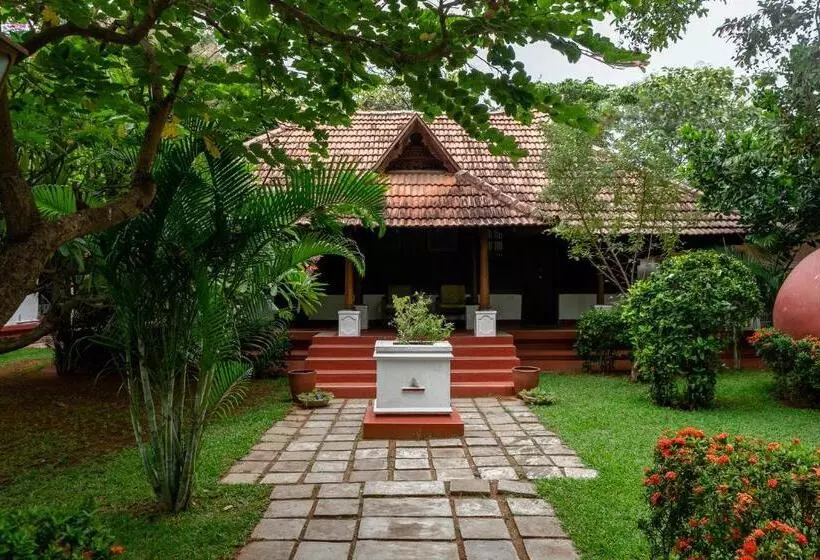 בית מלון כפרי Green Meadows Resort