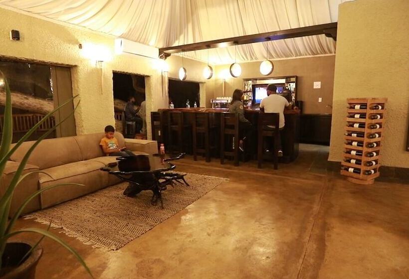 בית מלון כפרי Kruger Adventure Lodge