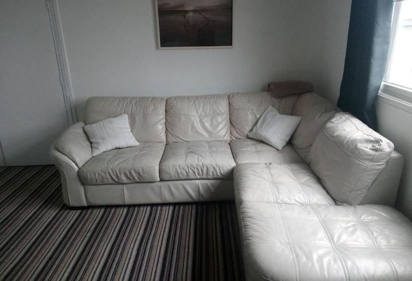 בית מלון כפרי Mowbray Apartments