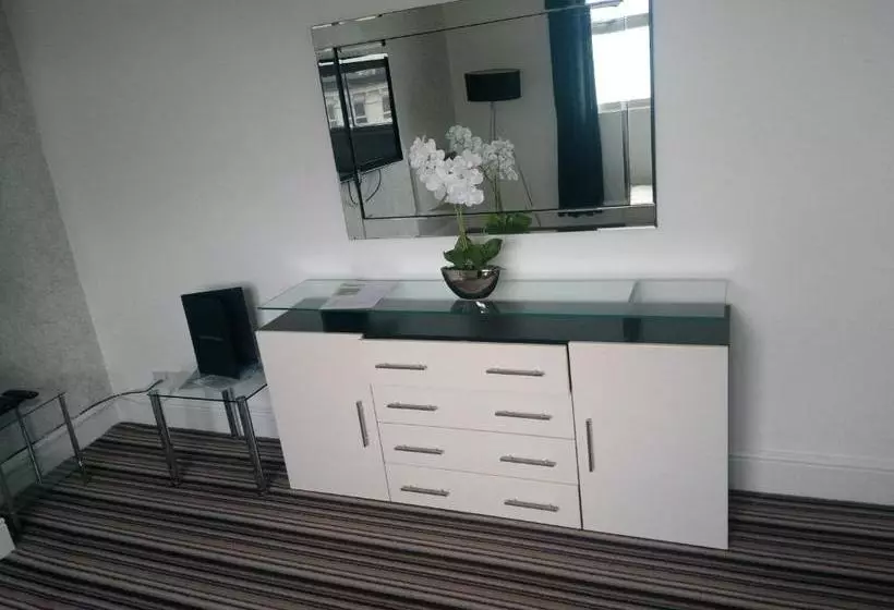 ホテル Mowbray Apartments