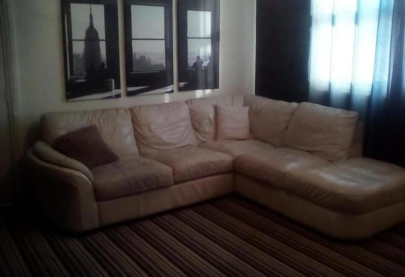 בית מלון כפרי Mowbray Apartments