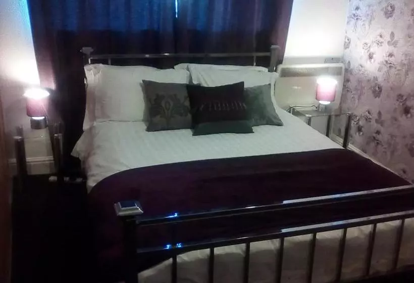 ホテル Mowbray Apartments