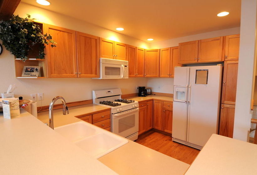 Saddle Ridge Townhomes Midmountain