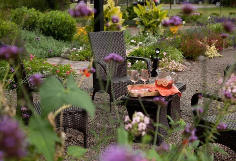 فندق Settlers Inn