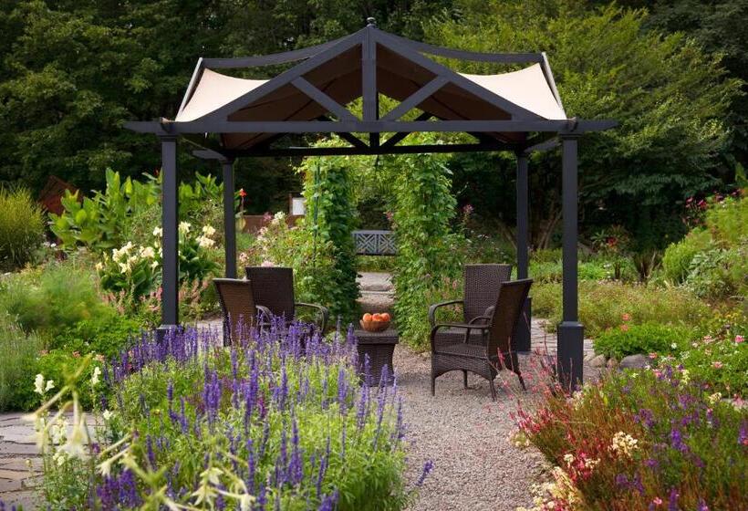 فندق Settlers Inn