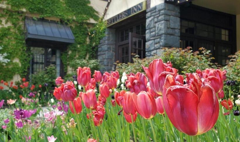 فندق Settlers Inn