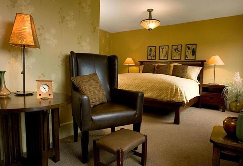 فندق Settlers Inn