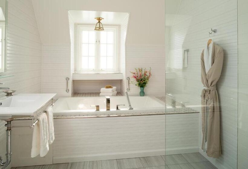 فندق Settlers Inn