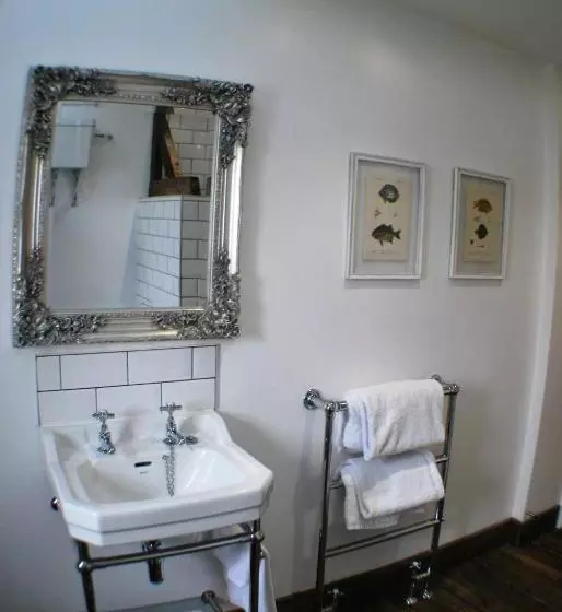 בית מלון כפרי The Bowl Inn