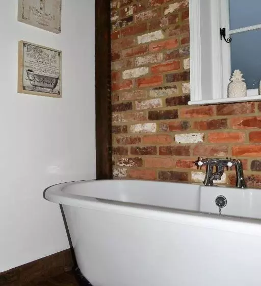 בית מלון כפרי The Bowl Inn