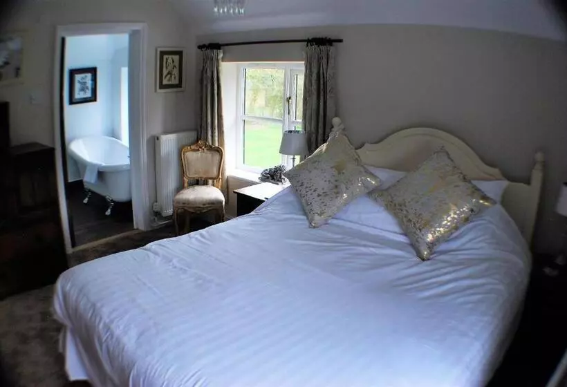 בית מלון כפרי The Bowl Inn