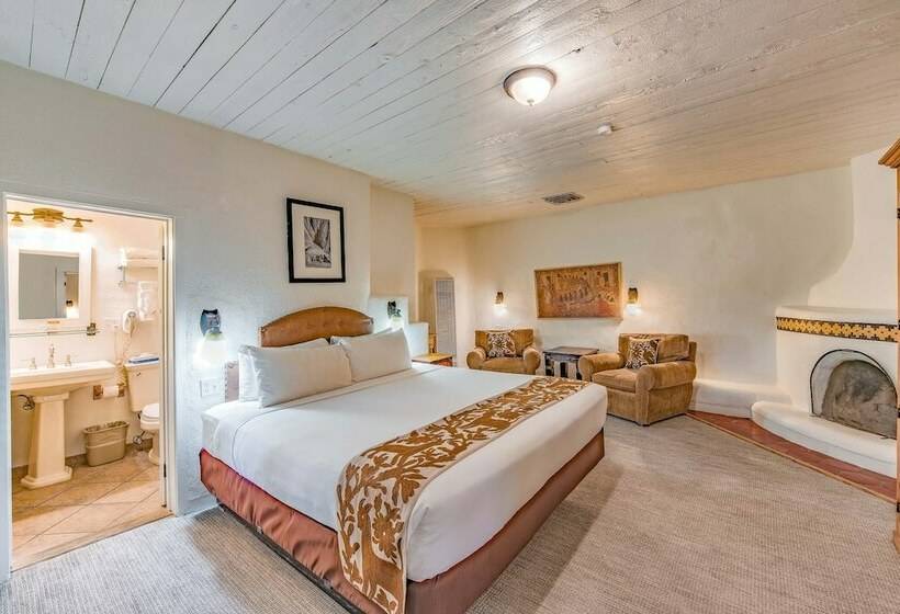 هتل The Historic Taos Inn