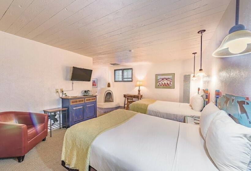 هتل The Historic Taos Inn
