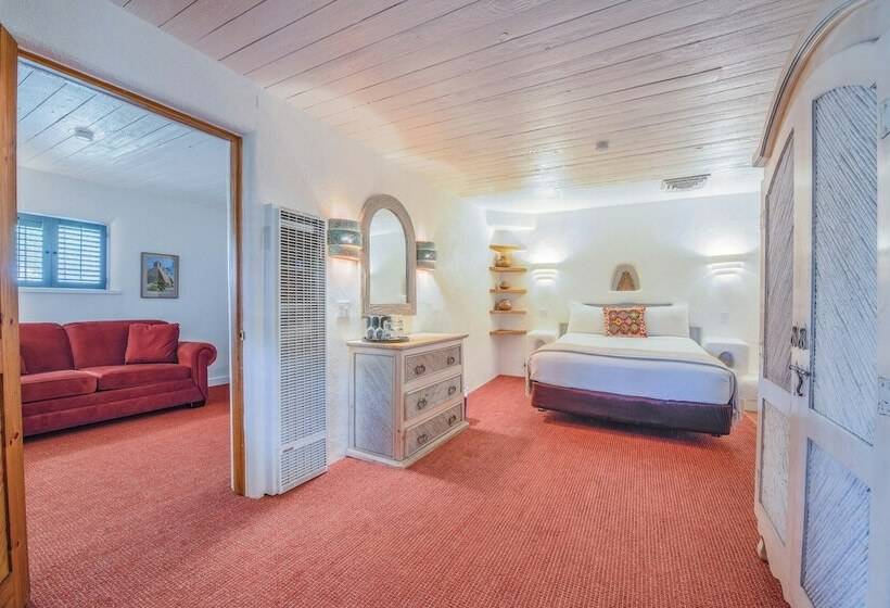 هتل The Historic Taos Inn