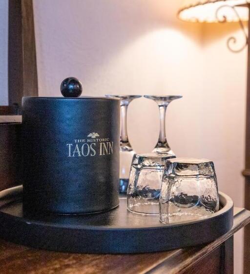 هتل The Historic Taos Inn