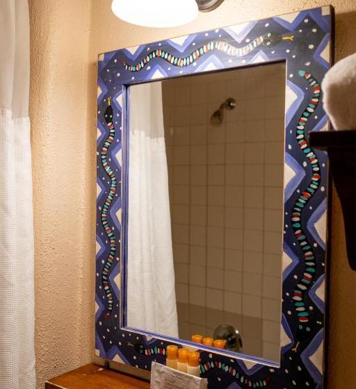 هتل The Historic Taos Inn