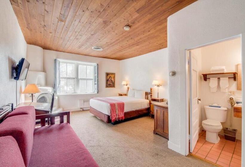 هتل The Historic Taos Inn