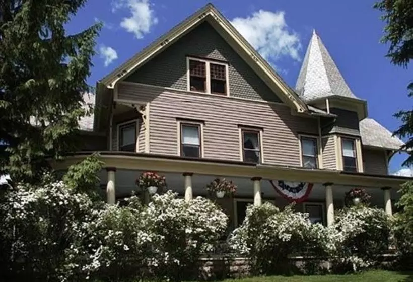 Margaretville Mountain Inn B&b