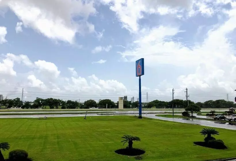Motel 6 Clute, Tx