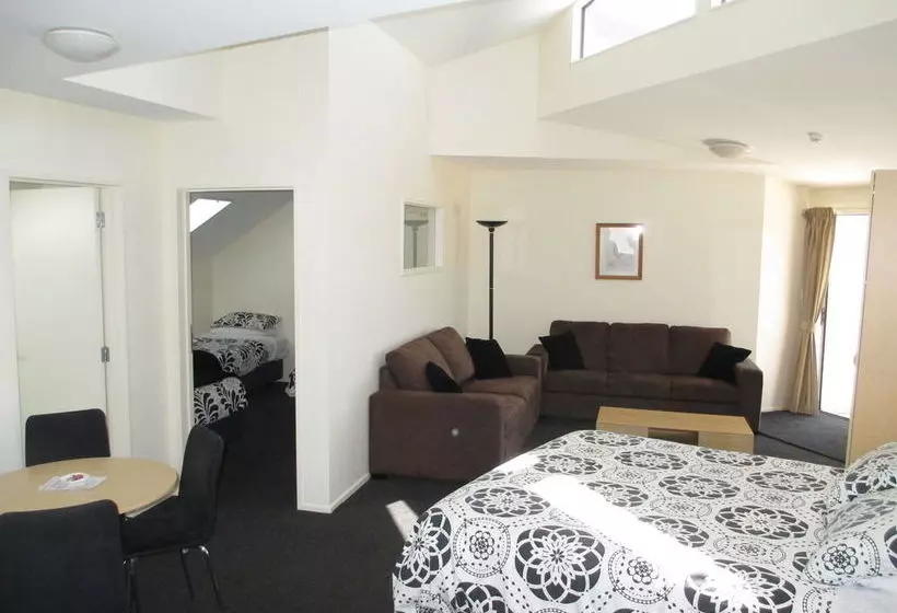 Motelli Bay Crest Motor Lodge