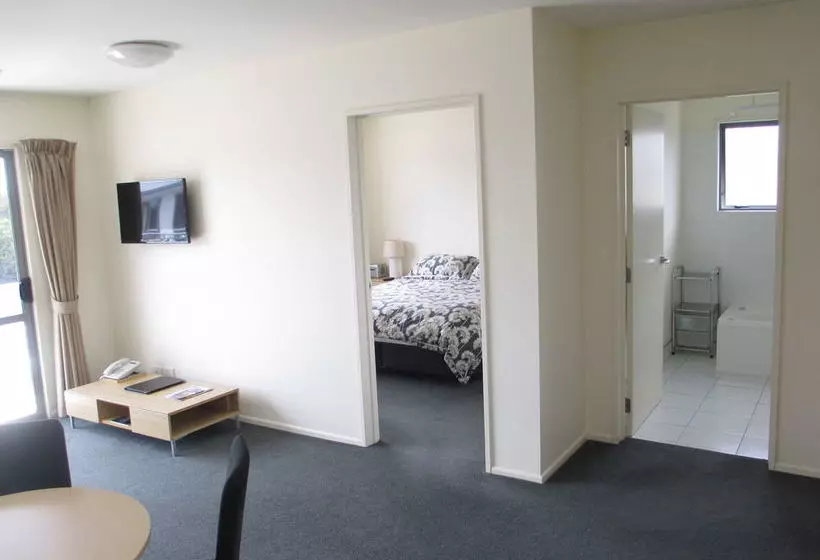 Motelli Bay Crest Motor Lodge