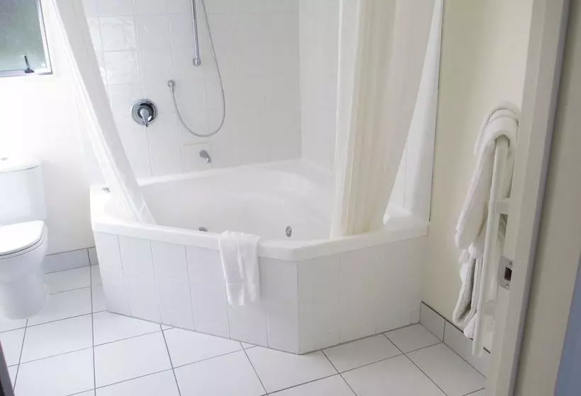 Motelli Bay Crest Motor Lodge