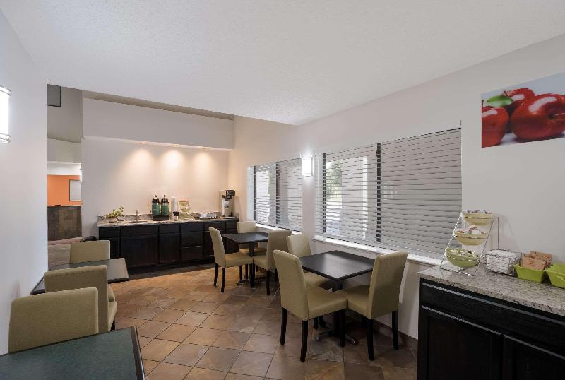 모텔 Hill Country Inn And Suites