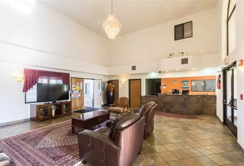 汽车旅馆  Hill Country Inn And Suites