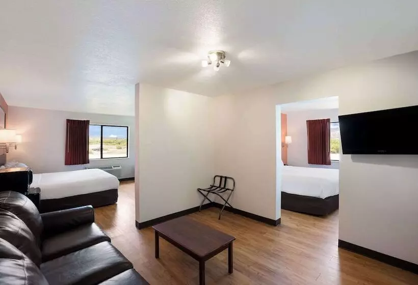 汽车旅馆  Hill Country Inn And Suites