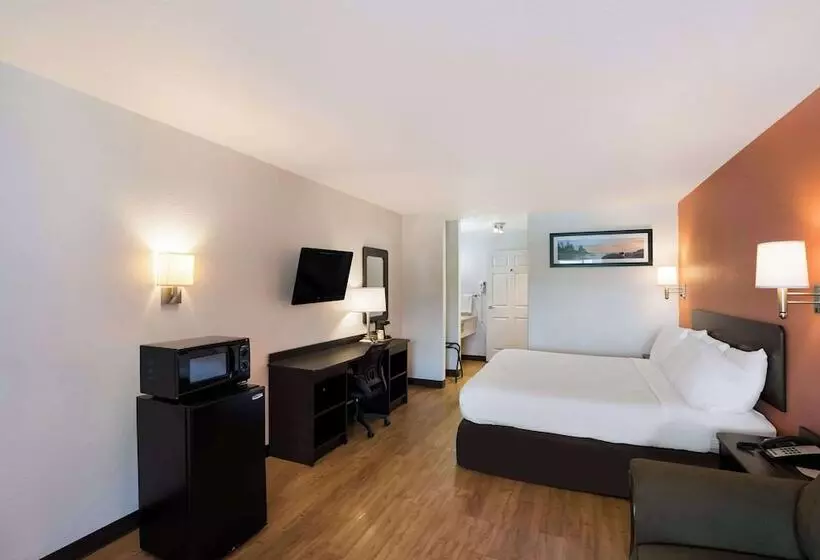 汽车旅馆  Hill Country Inn And Suites