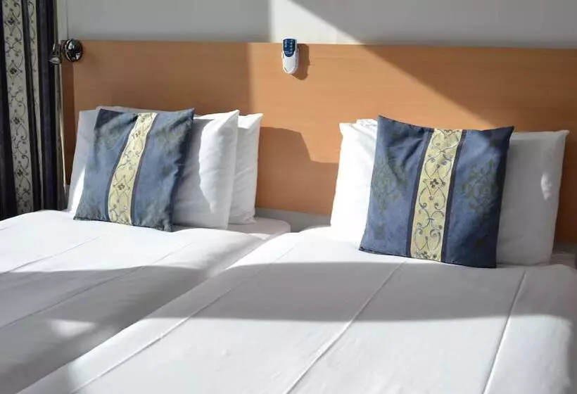 ペンション Carrington Guest House