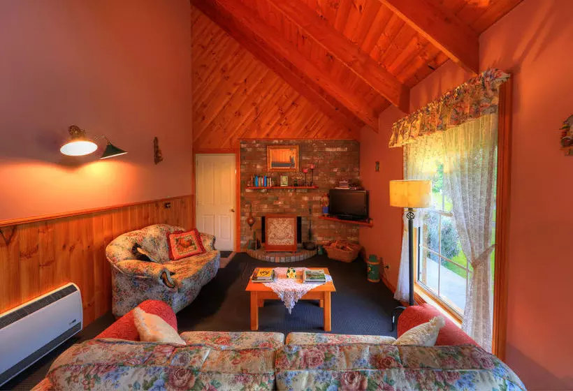 Rosebank Cottage Collection