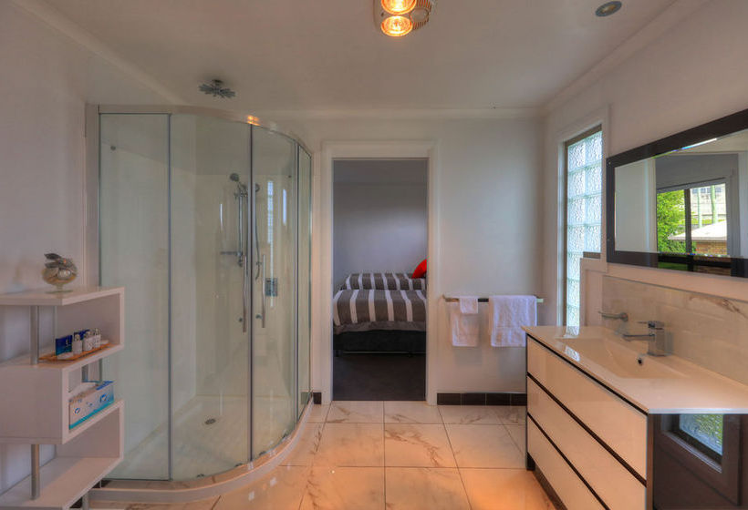 Rosebank Cottage Collection