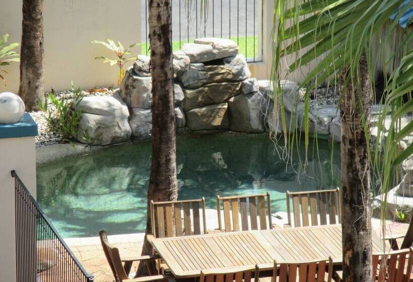 Royal Palm Villas Cairns