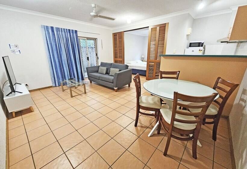 Royal Palm Villas Cairns