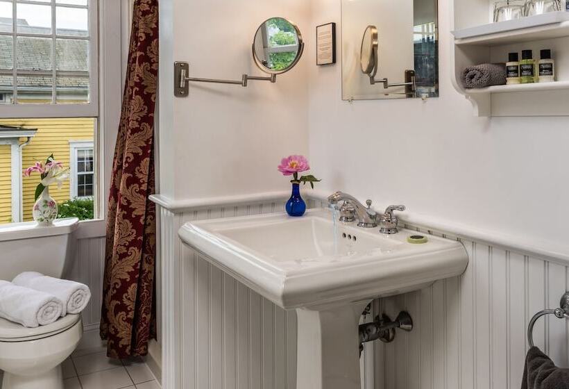 Samuel Durfee House B&b