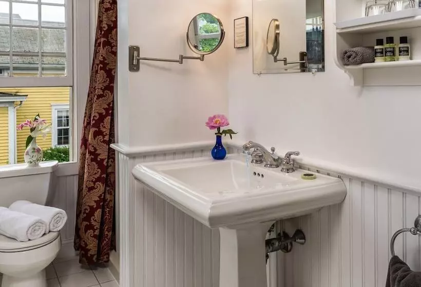 Samuel Durfee House B&b