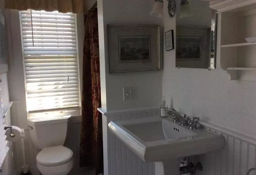 Samuel Durfee House B&b