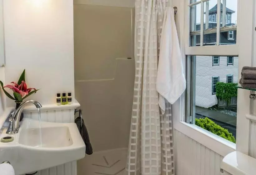 Samuel Durfee House B&b