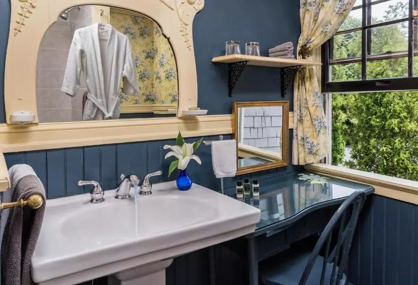 Samuel Durfee House B&b