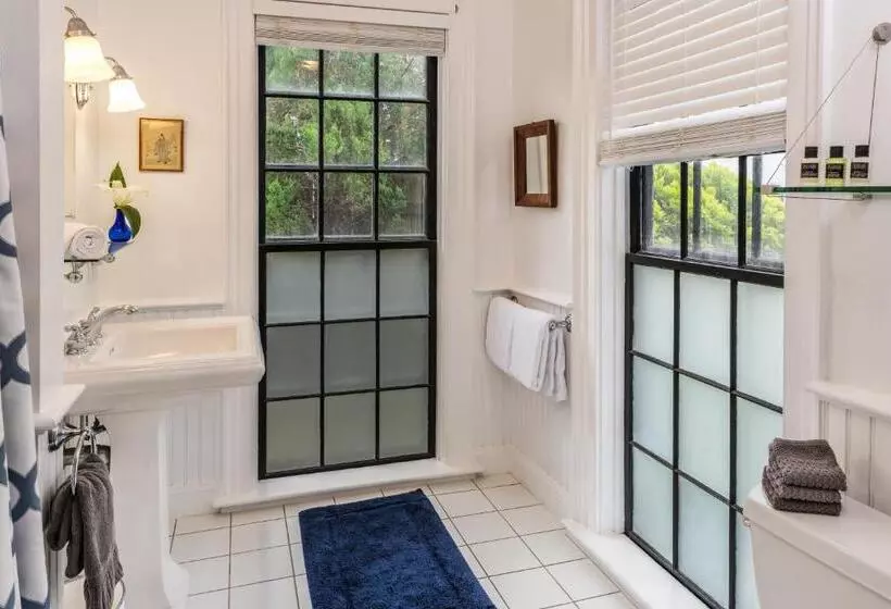 Samuel Durfee House B&b