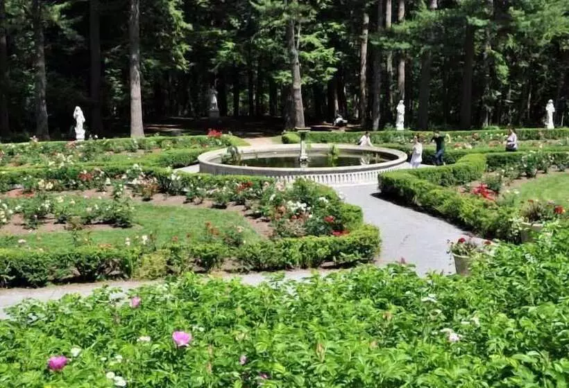 Saratoga Farmstead B&b