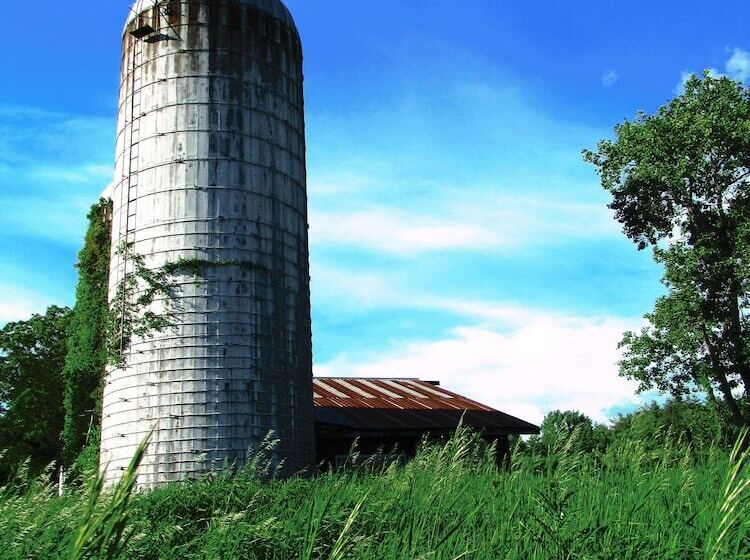 Saratoga Farmstead B&b