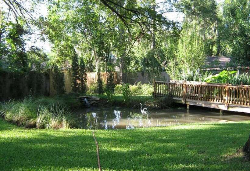 The Cottage Bed & Breakfast