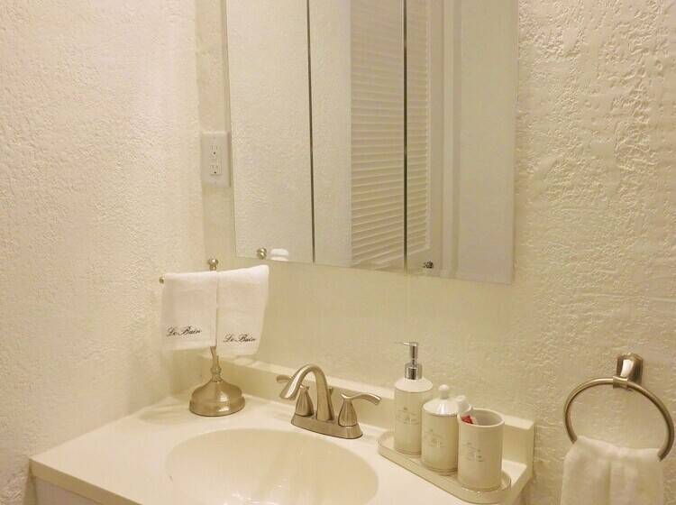 The Cottage Bed & Breakfast