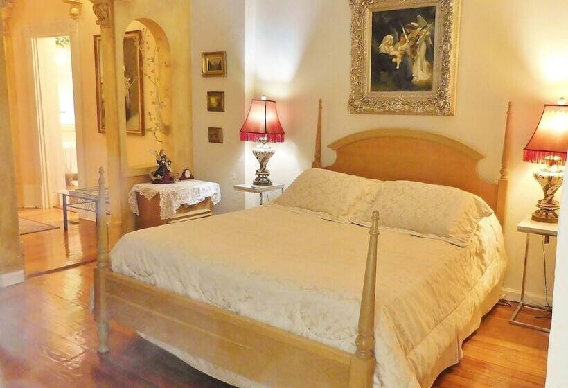 The Cottage Bed & Breakfast