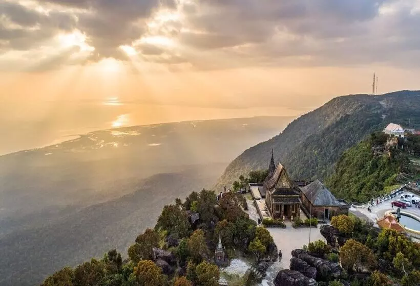 هتل Bokor Inn By Sokha Group