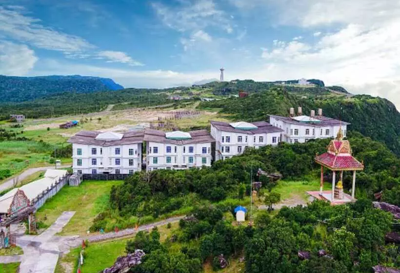 هتل Bokor Inn By Sokha Group
