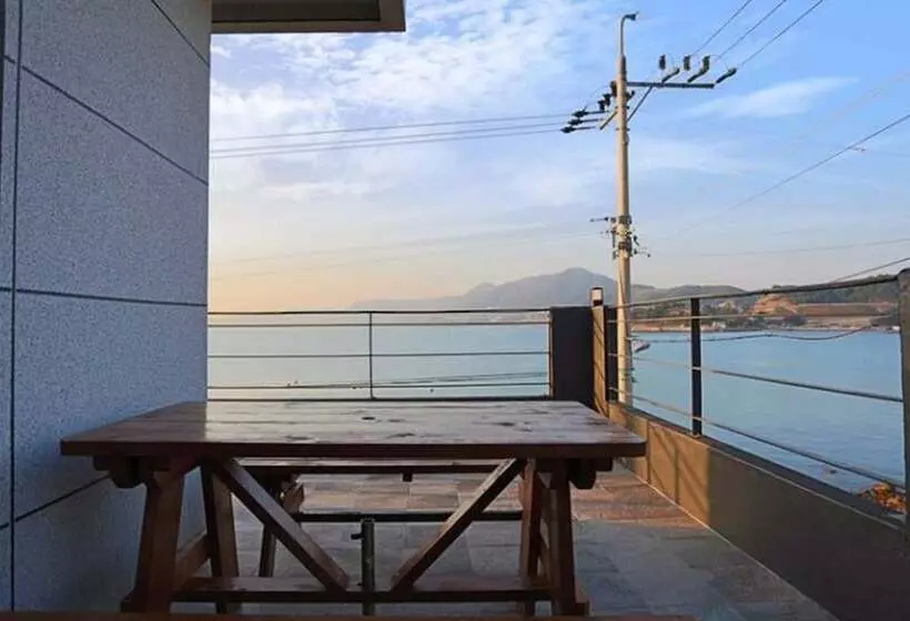 هتل Yeosu Baekya Sea Pension
