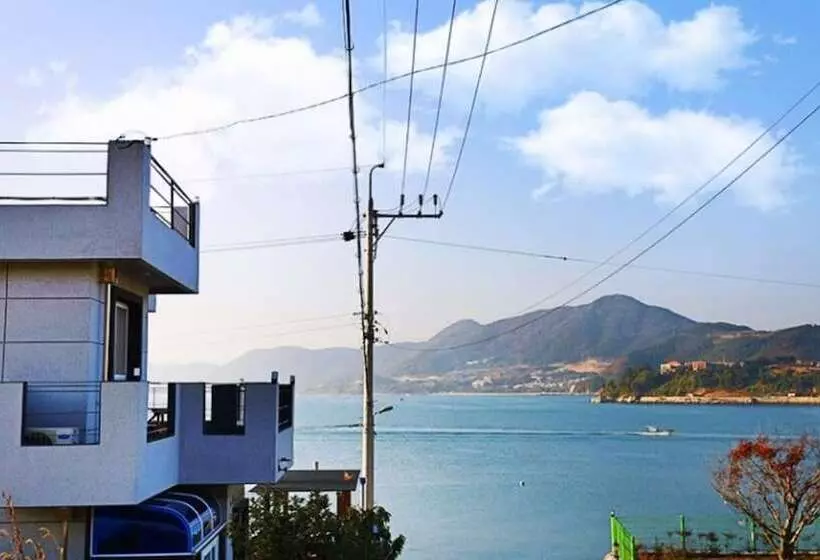 هتل Yeosu Baekya Sea Pension